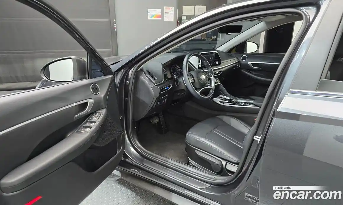 Hyundai Sonata 2022 2.0 Автомат в Москве № 318875, фото 20