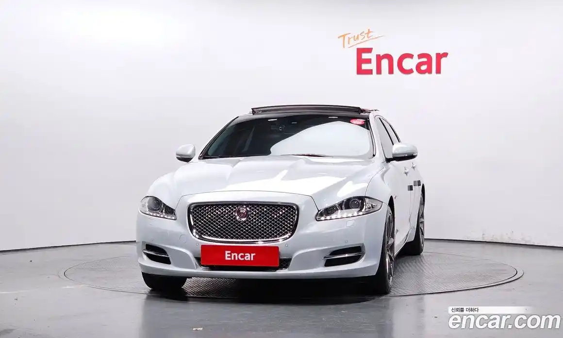 Jaguar XJ 2015 3.0 Автомат в Москве № 320143, фото 7
