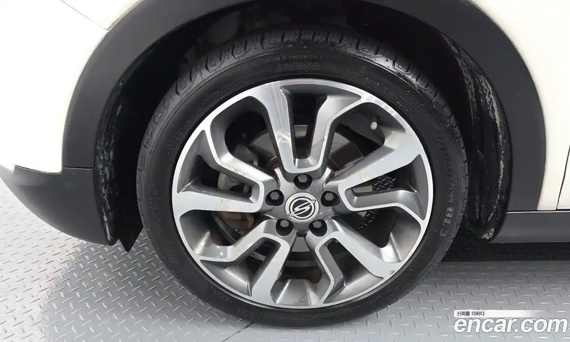 SsangYong TIBOLI 2016 1.6 Автомат в Москве № 32061, фото 1