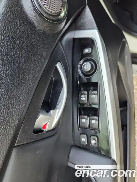 SsangYong Korando 2015 2.0 Автомат в Москве № 33383, фото 16