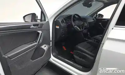 Volkswagen Tiguan 2024 2.0 Автомат в Москве № 357441, миниатюра 10