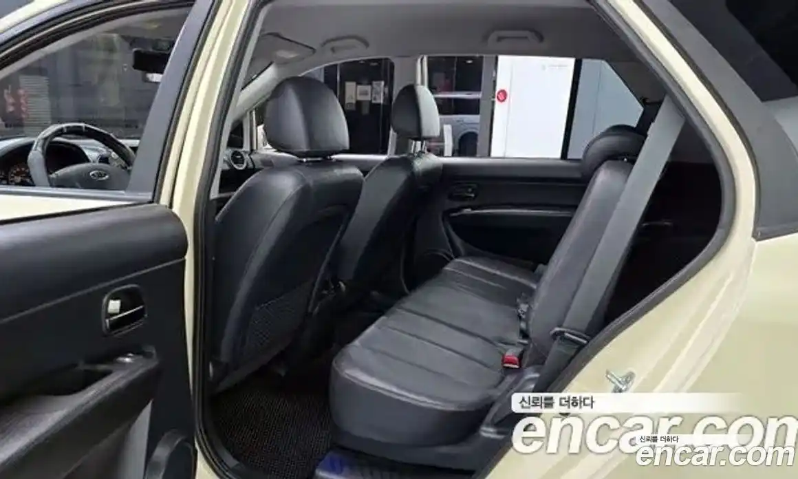 Kia Carens 2012 2.0 Автомат в Москве № 362009, фото 13