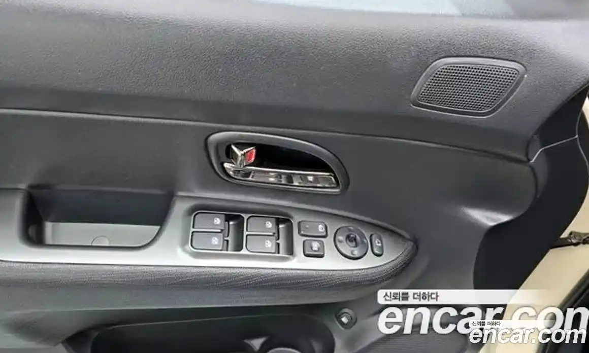 Kia Carens 2012 2.0 Автомат в Москве № 362009, фото 17