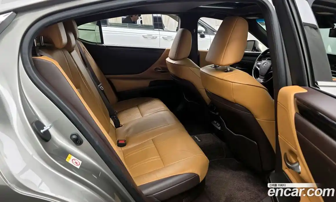 Lexus ES 2019 2.5 Автомат в Москве № 398012, фото 12