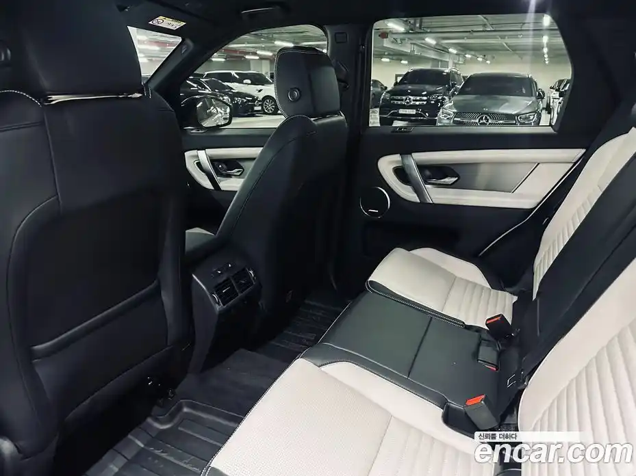 Land Rover Discovery Sport 2024 2.0 Автомат в Москве № 416461, фото 11