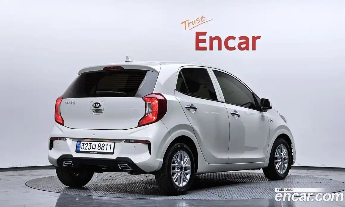 Kia Morning 2021 1.0 Автомат в Москве № 451685, фото 2