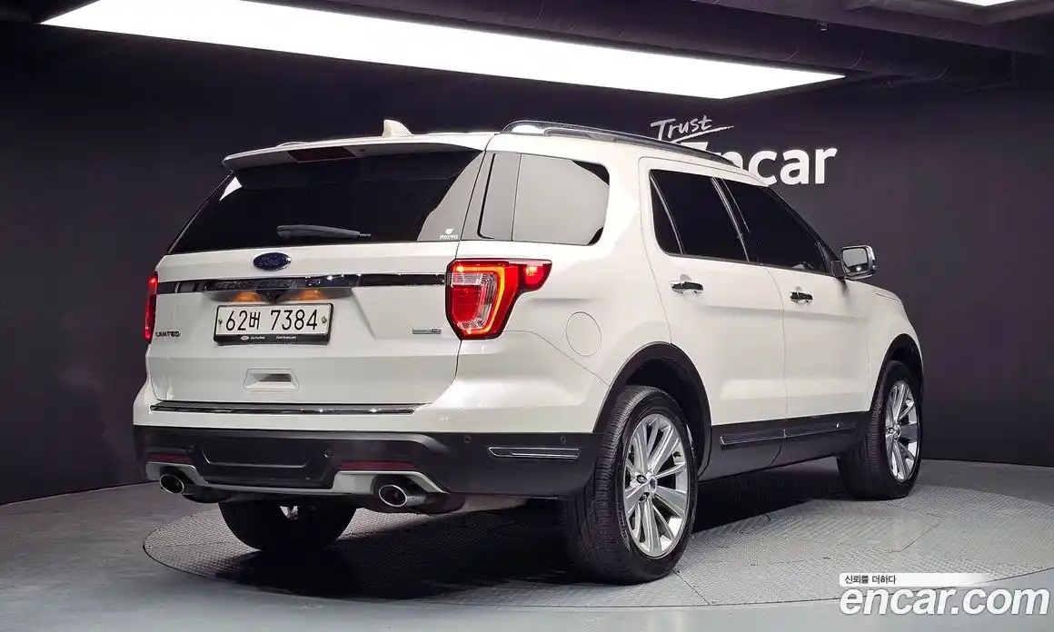 Ford Explorer 2019 2.3 Автомат в Москве № 473689, фото 2