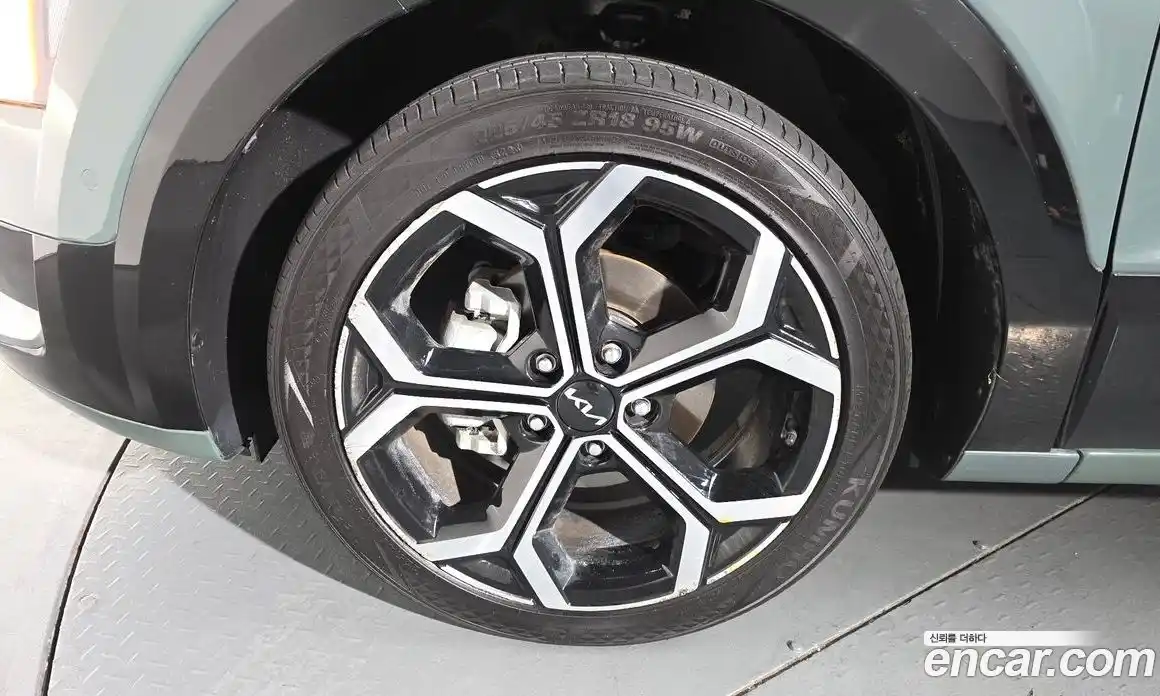 Kia Niro 2022 1.6 Автомат в Москве № 50483, фото 5