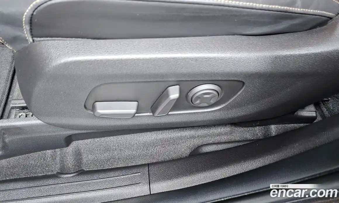 Kia Canival 2023 3.5 Автомат в Москве № 52943, фото 19