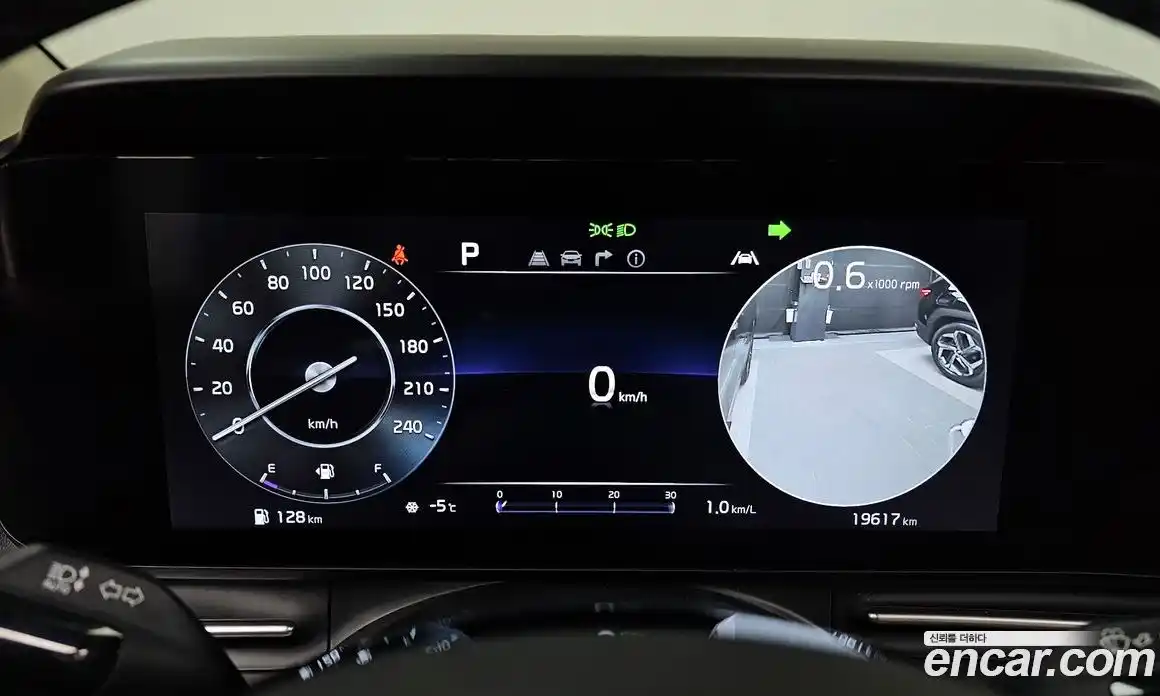 Kia Canival 2023 3.5 Автомат в Москве № 52943, фото 8