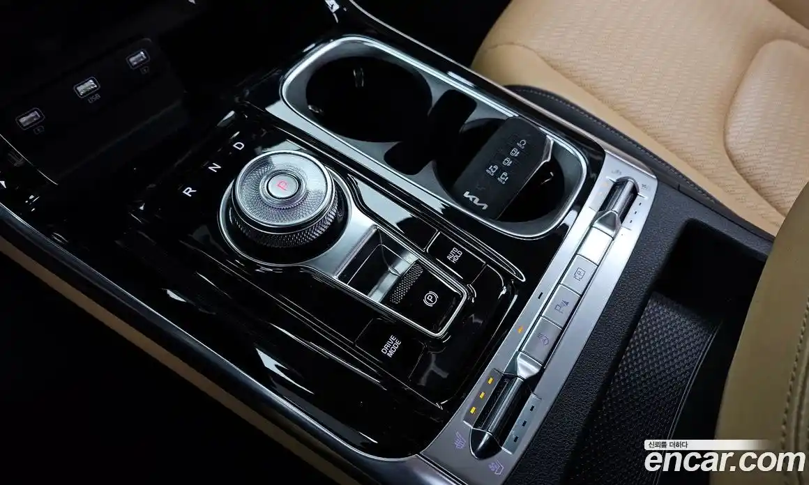 Kia Canival 2023 3.5 Автомат в Москве № 52943, фото 9