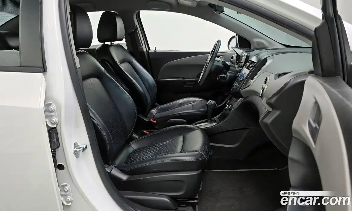 Chevrolet Aveo 2014 1.6 Автомат в Москве № 104817, фото 14