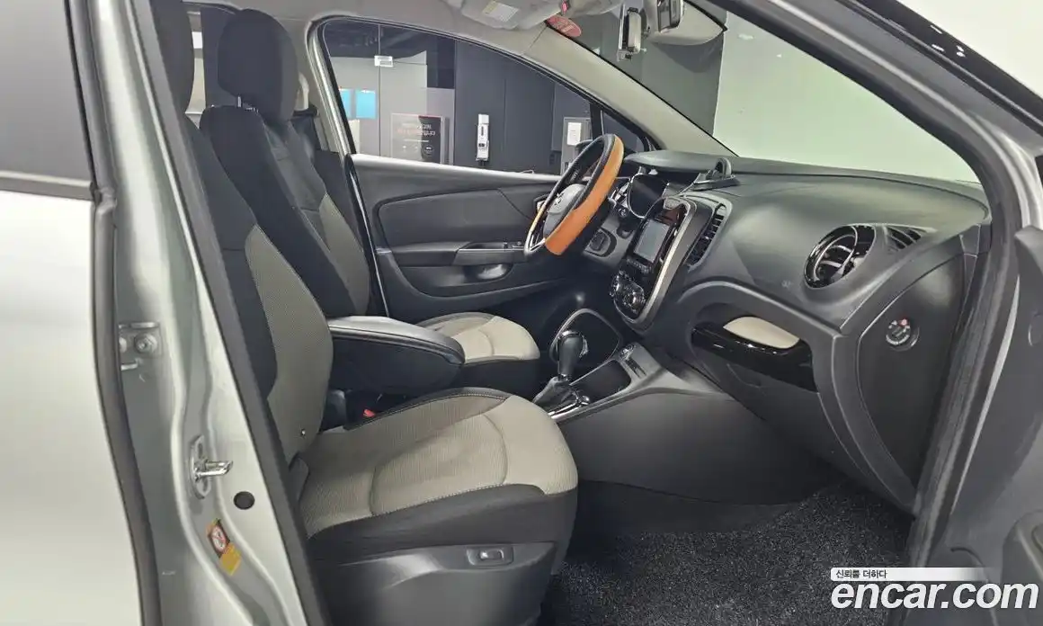 Renault QM3 2015 1.5 Автомат в Москве № 106561, фото 19