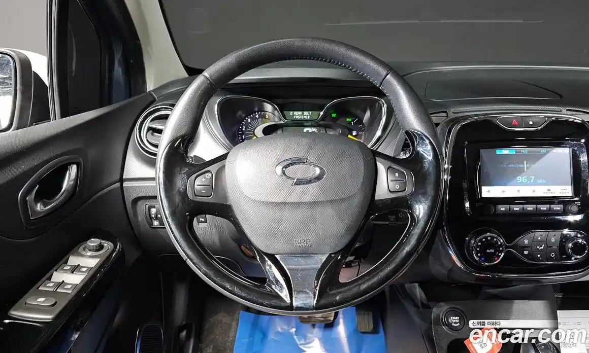 Renault QM3 2015 1.5 Автомат в Москве № 106720, фото 15