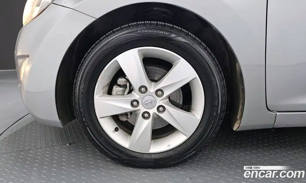 Hyundai Avante 2013 1.6 Автомат в Москве № 112525, фото 5