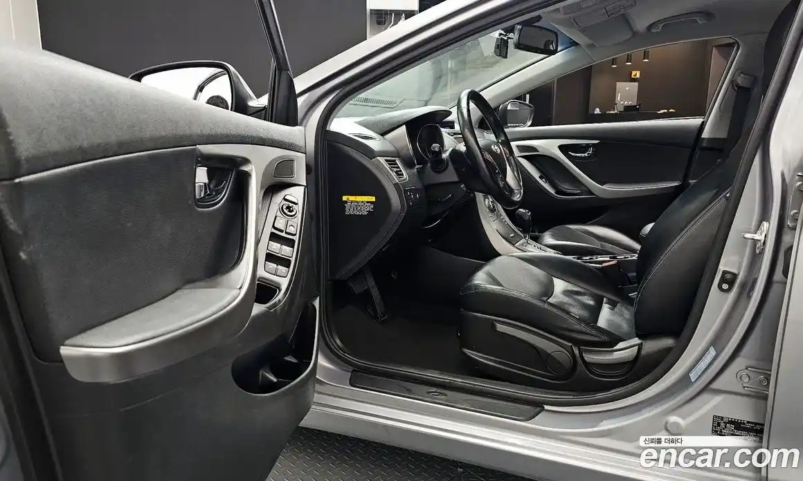 Hyundai Avante 2013 1.6 Автомат в Москве № 112525, фото 10