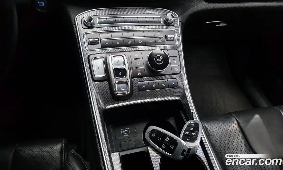 Hyundai Santa Fe 2021 2.2 Автомат в Москве № 119567, фото 20