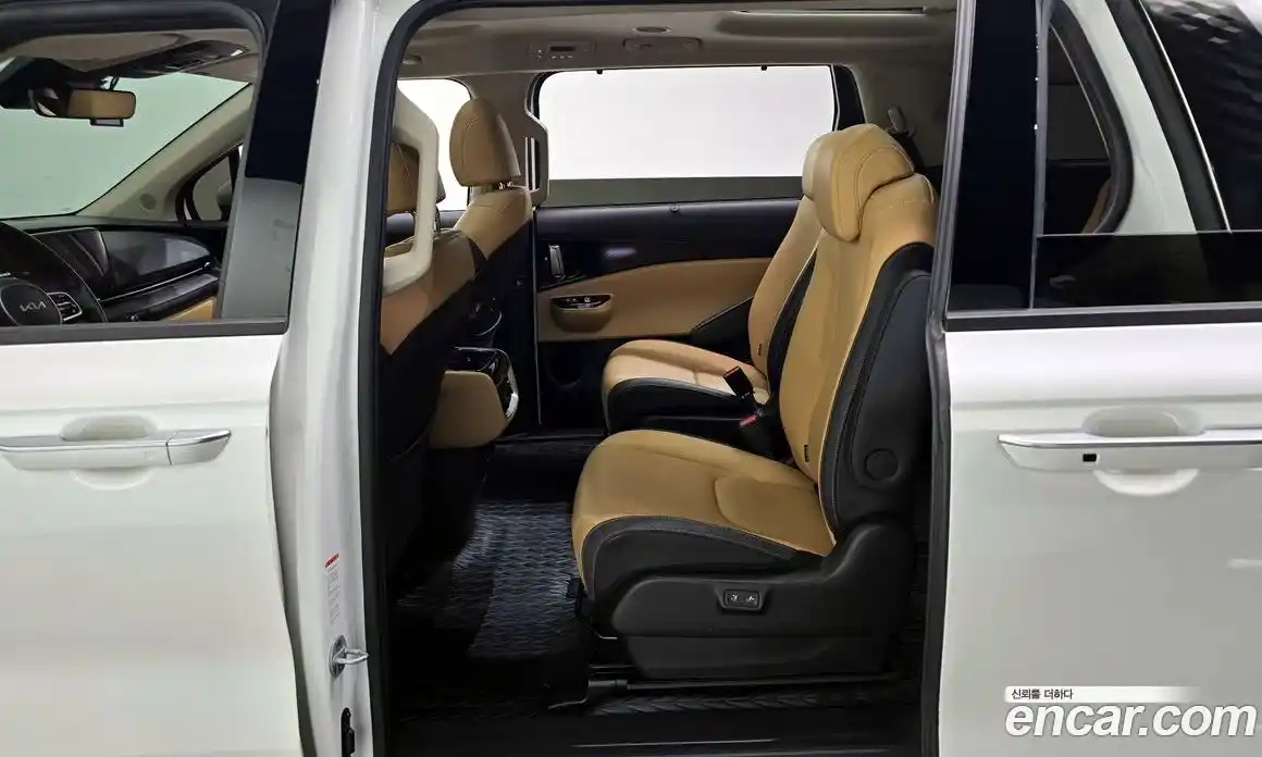 Kia Canival 2023 2.2 Автомат в Москве № 121123, фото 20