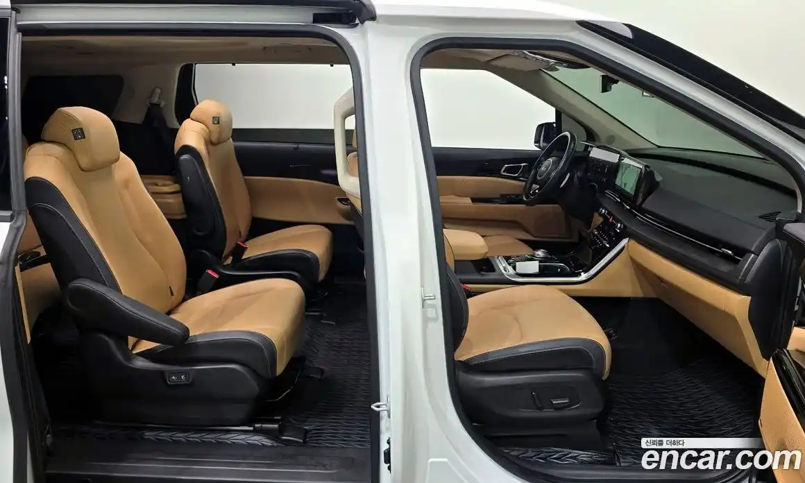 Kia Canival 2023 2.2 Автомат в Москве № 121123, фото 3