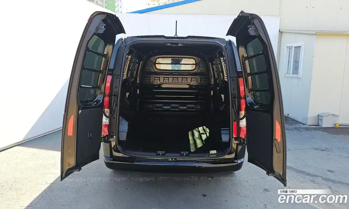 Hyundai Staria 2025 2.2 Автомат в Москве № 130677, фото 3