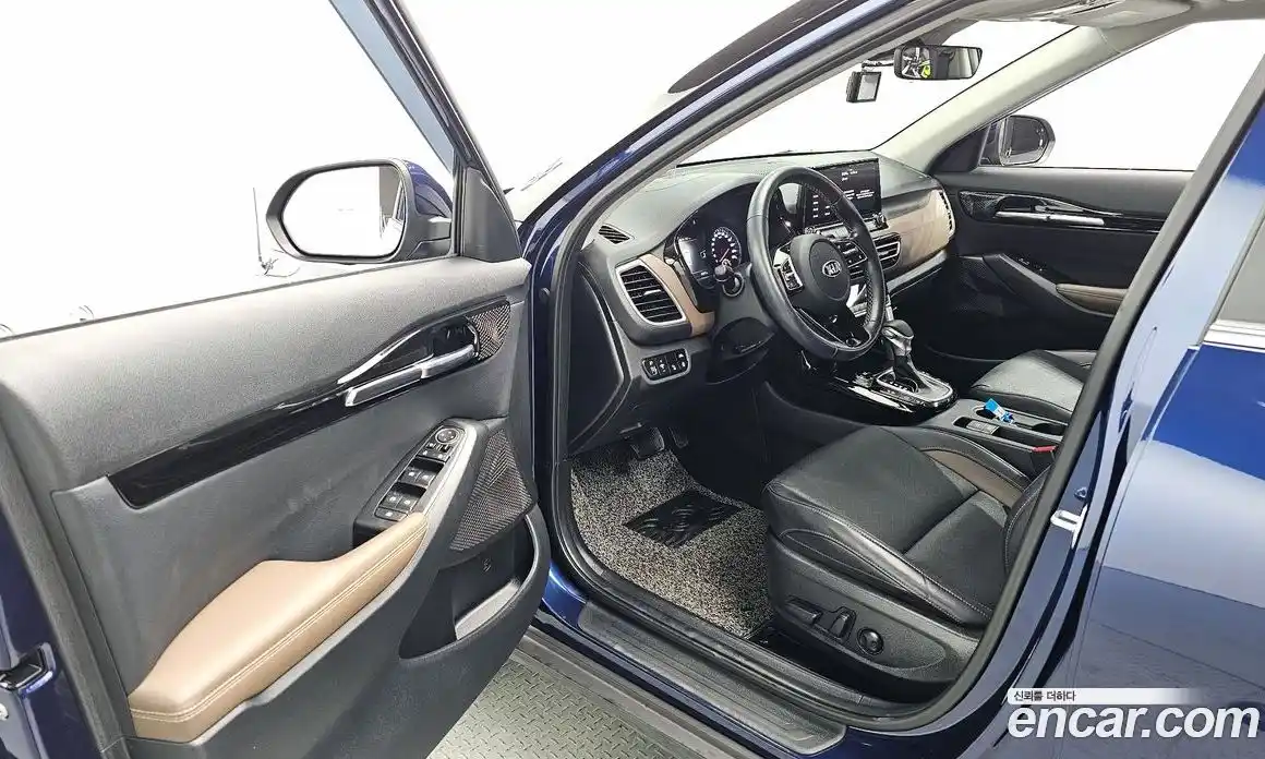 Kia Seltos 2021 1.6 Автомат в Москве № 132376, фото 17