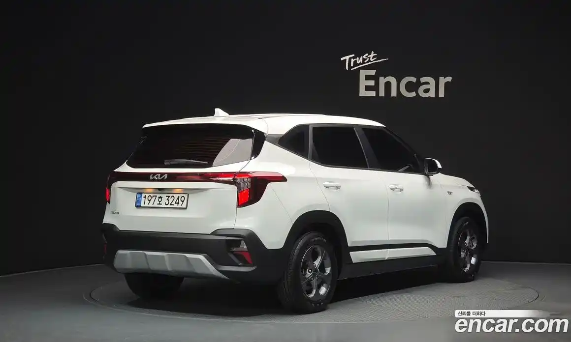 Kia Seltos 2023 1.6 Автомат в Москве № 132681, фото 16