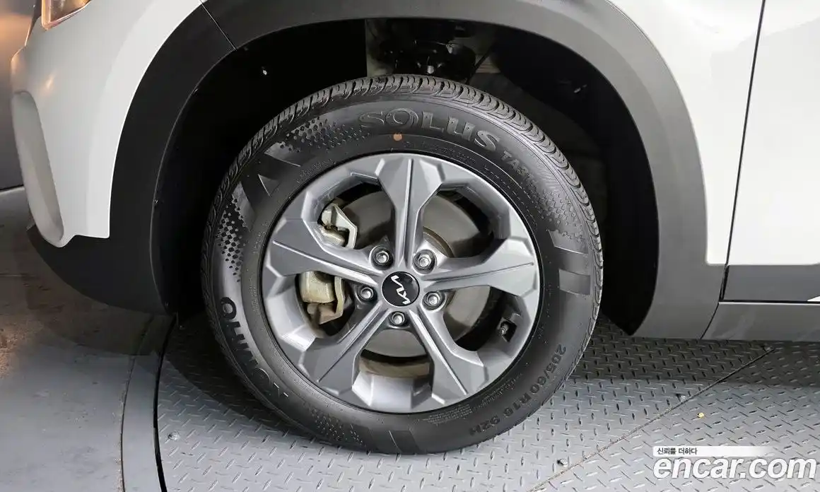 Kia Seltos 2023 1.6 Автомат в Москве № 132681, фото 3