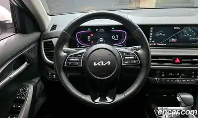 Kia Seltos 2023 1.6 Автомат в Москве № 132681, миниатюра 8
