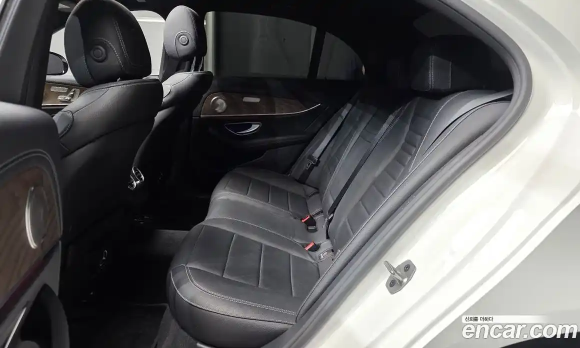 Mercedes-Benz E-Class 2022 2.0 Автомат в Москве № 140215, фото 12