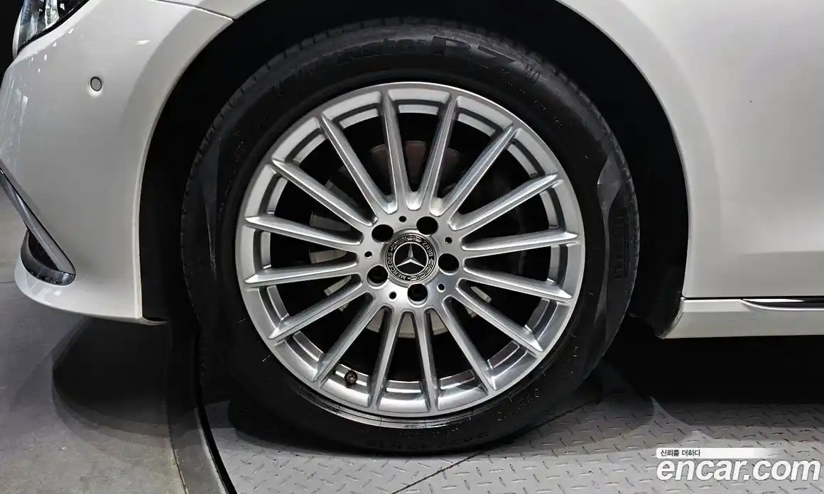 Mercedes-Benz E-Class 2022 2.0 Автомат в Москве № 140215, фото 5