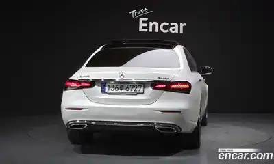 Mercedes-Benz E-Class 2023 3.0 Автомат в Москве № 141438, миниатюра 4