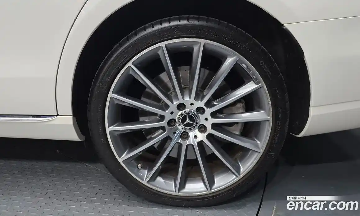 Mercedes-Benz E-Class 2023 3.0 Автомат в Москве № 141438, фото 5