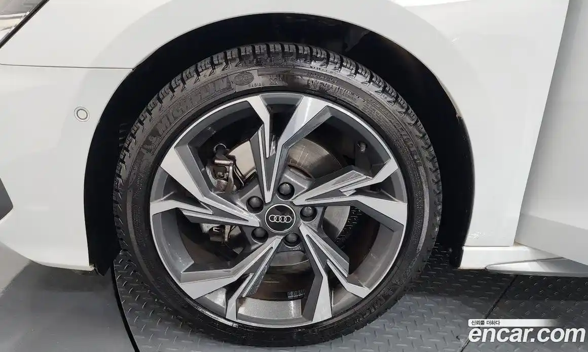 Audi A3 2023 2.0 Автомат в Москве № 142755, фото 5