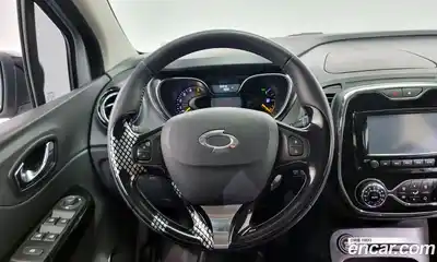 Renault QM3 2015 1.5 Автомат в Москве № 147533, миниатюра 5