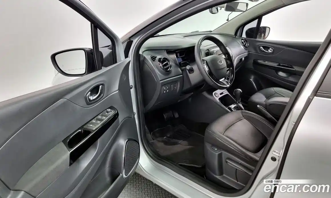 Renault QM3 2015 1.5 Автомат в Москве № 147533, фото 9