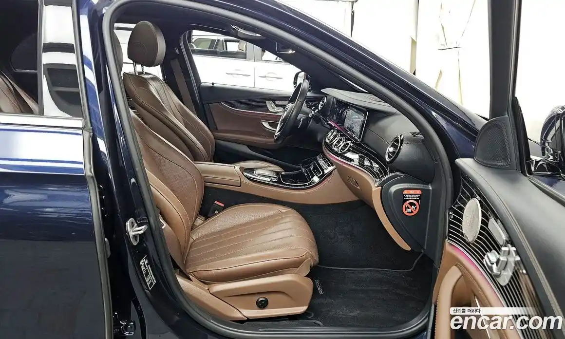 Mercedes-Benz E-Class 2023 3.0 Автомат в Москве № 149459, фото 11