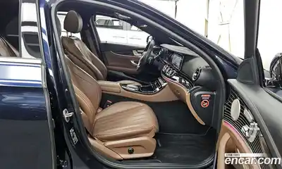 Mercedes-Benz E-Class 2023 3.0 Автомат в Москве № 149459, миниатюра 11