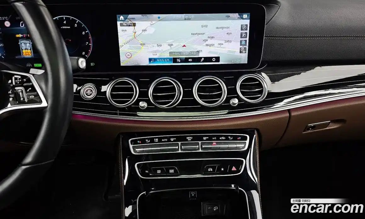 Mercedes-Benz E-Class 2023 3.0 Автомат в Москве № 149459, фото 14