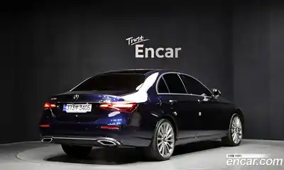 Mercedes-Benz E-Class 2023 3.0 Автомат в Москве № 149459, миниатюра 2