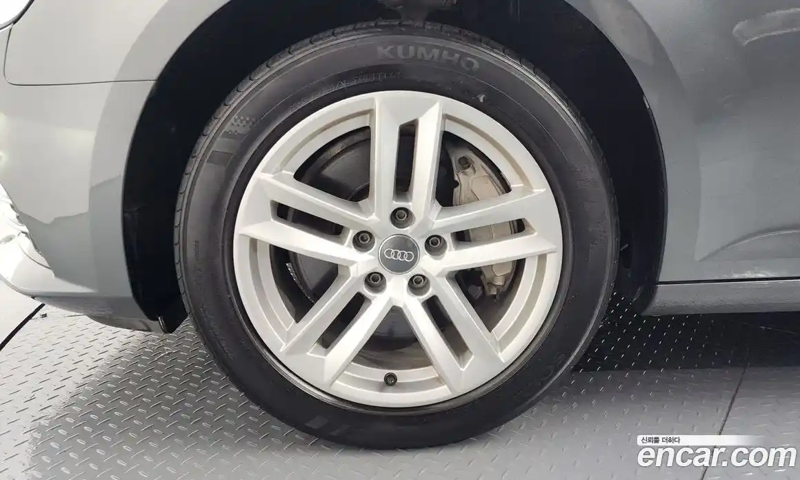 Audi A4 2016 2.0 Автомат в Москве № 160262, фото 2