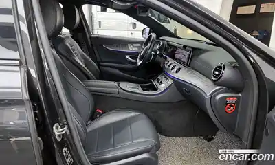 Mercedes-Benz E-Class 2023 2.0 Автомат в Москве № 161737, миниатюра 7