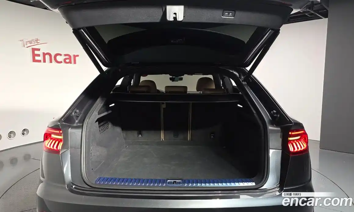 Audi Q8 2023 3.0 Автомат в Москве № 162403, фото 4