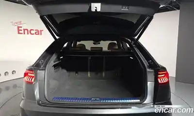 Audi Q8 2023 3.0 Автомат в Москве № 162403, миниатюра 4