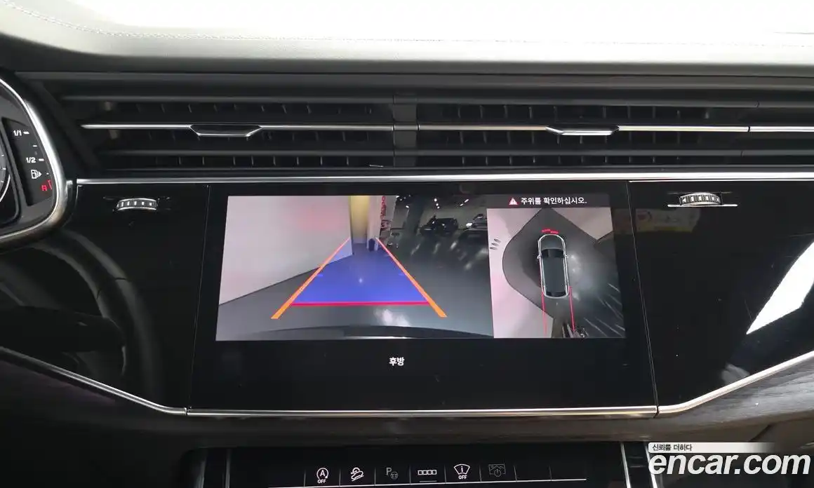 Audi Q8 2023 3.0 Автомат в Москве № 162403, фото 10