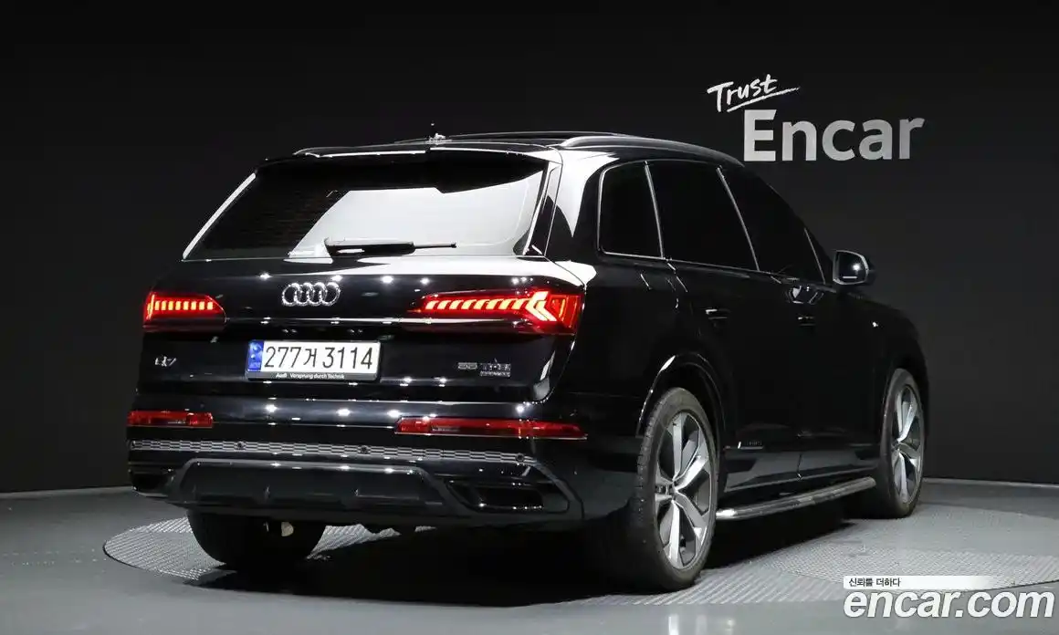 Audi Q7 2023 3.0 Автомат в Москве № 162641, фото 3