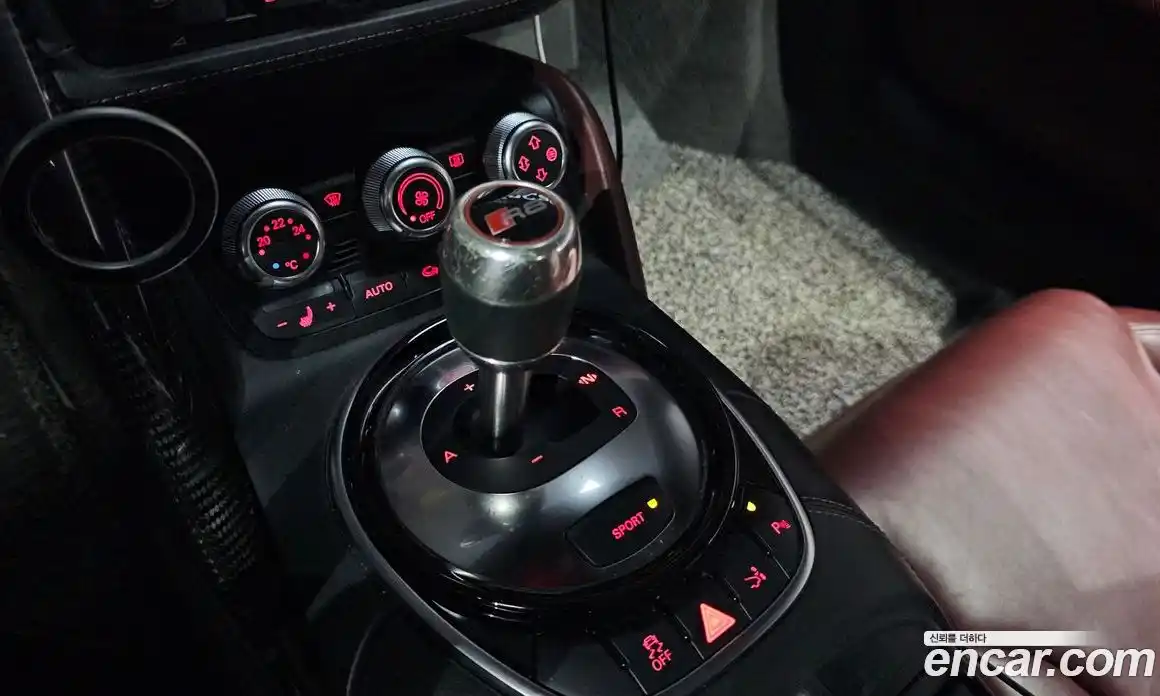 Audi R8 2015 5.2 Автомат в Москве № 163241, фото 16