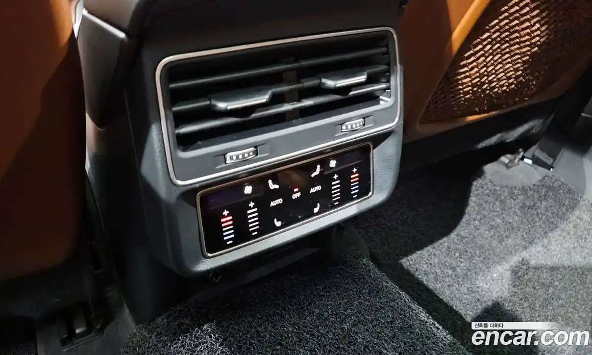 Audi Q8 2021 3.0 Автомат в Москве № 163501, фото 18