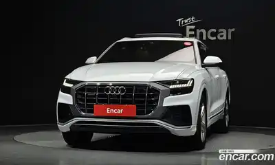 Audi Q8 2021 3.0 Автомат в Москве № 163501, миниатюра 3