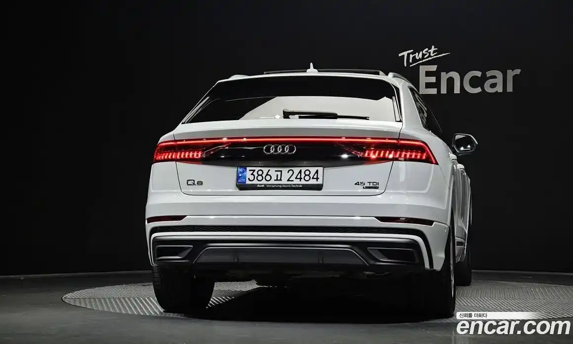 Audi Q8 2021 3.0 Автомат в Москве № 163501, фото 4