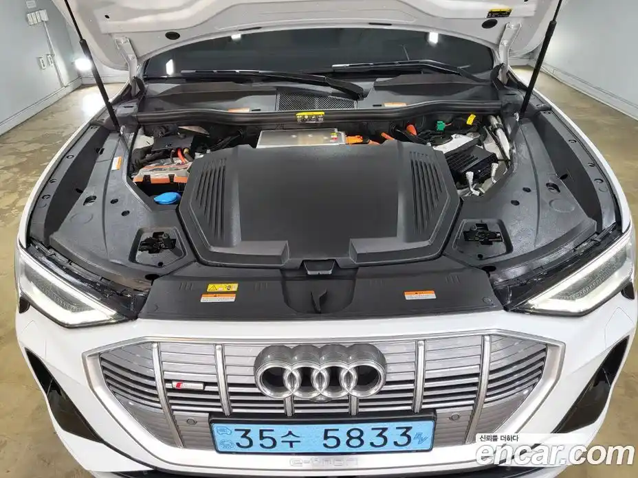 Audi e-tron 2021 0.2 Автомат в Москве № 163957, фото 14